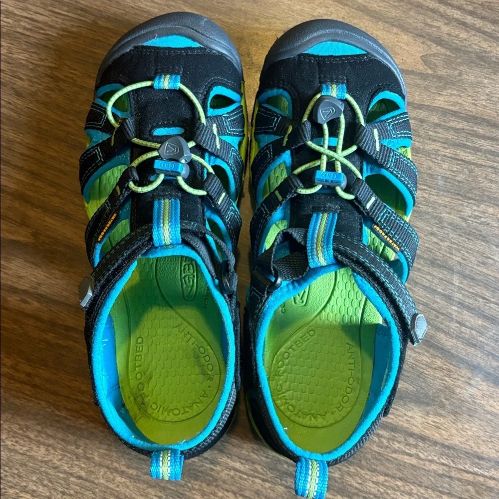 Keen Size 4 Blue Black Green Newport H2 Sandals